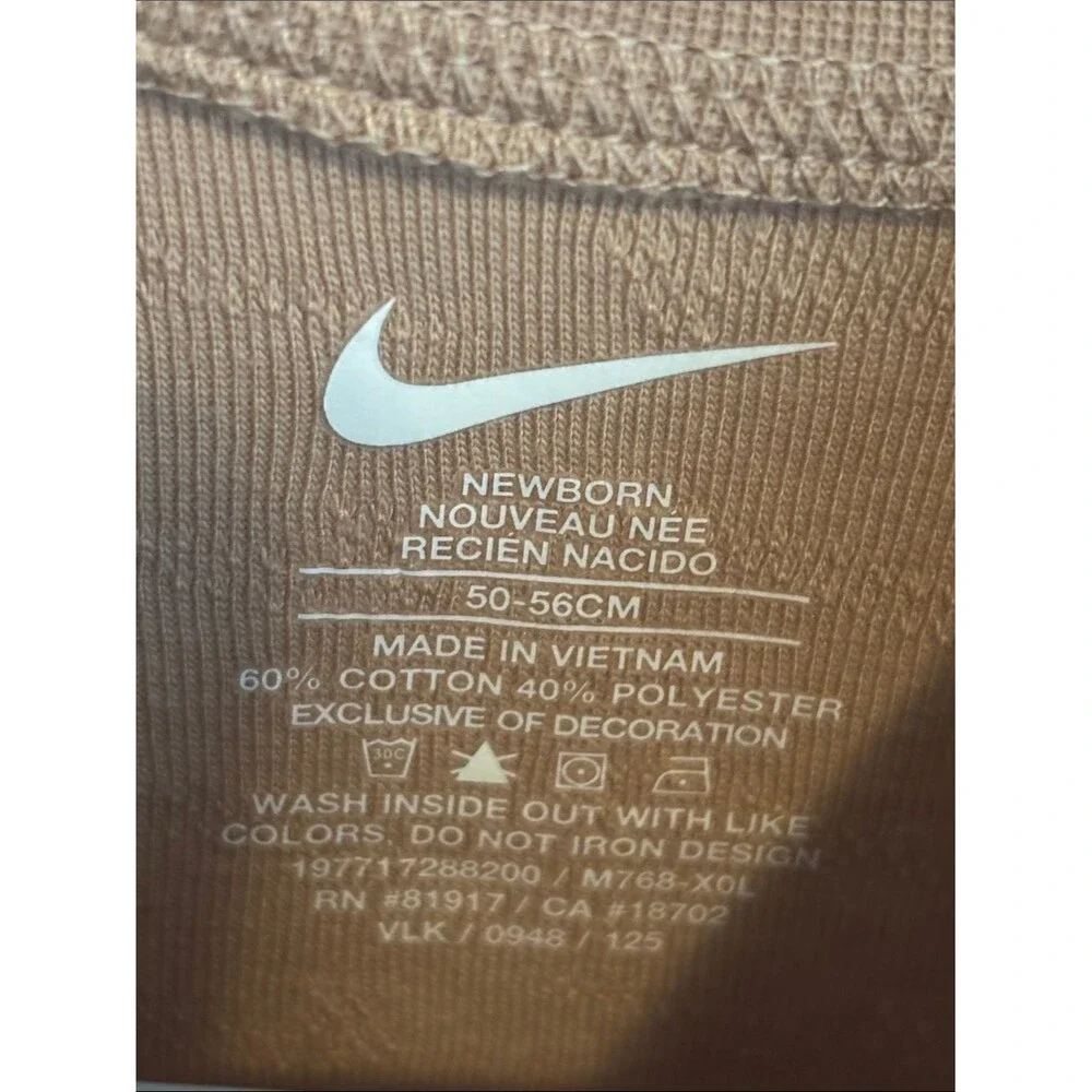Nike Tan Zip-Front Footed Sleeper size newborn